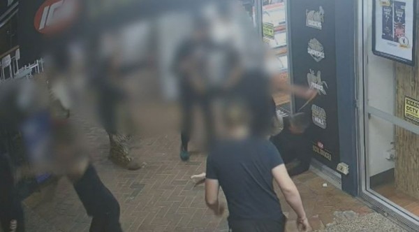 9news_선샤인코스트-수퍼마켓-주인-폭행.jpg
