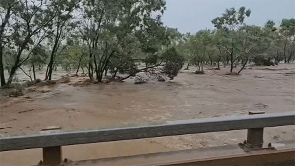 9news_Mekenzie-river-flooding.jpg